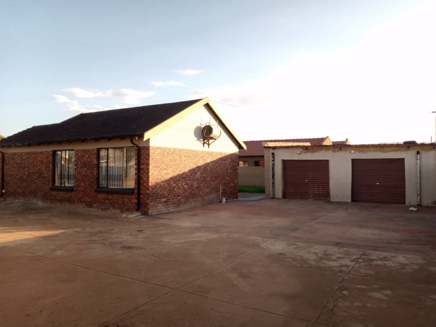 To Let  Bedroom Property for Rent in Danville North West